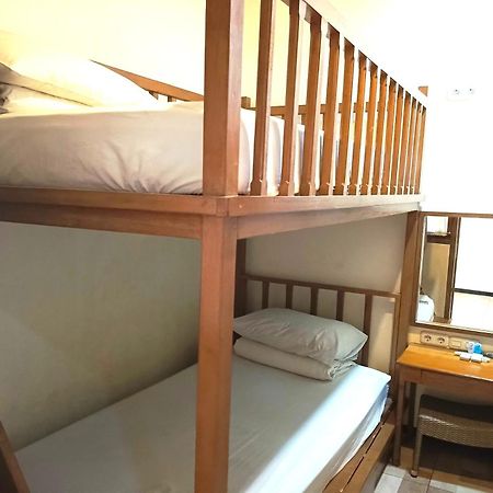 Java Capsule Hotel Malang Exterior foto