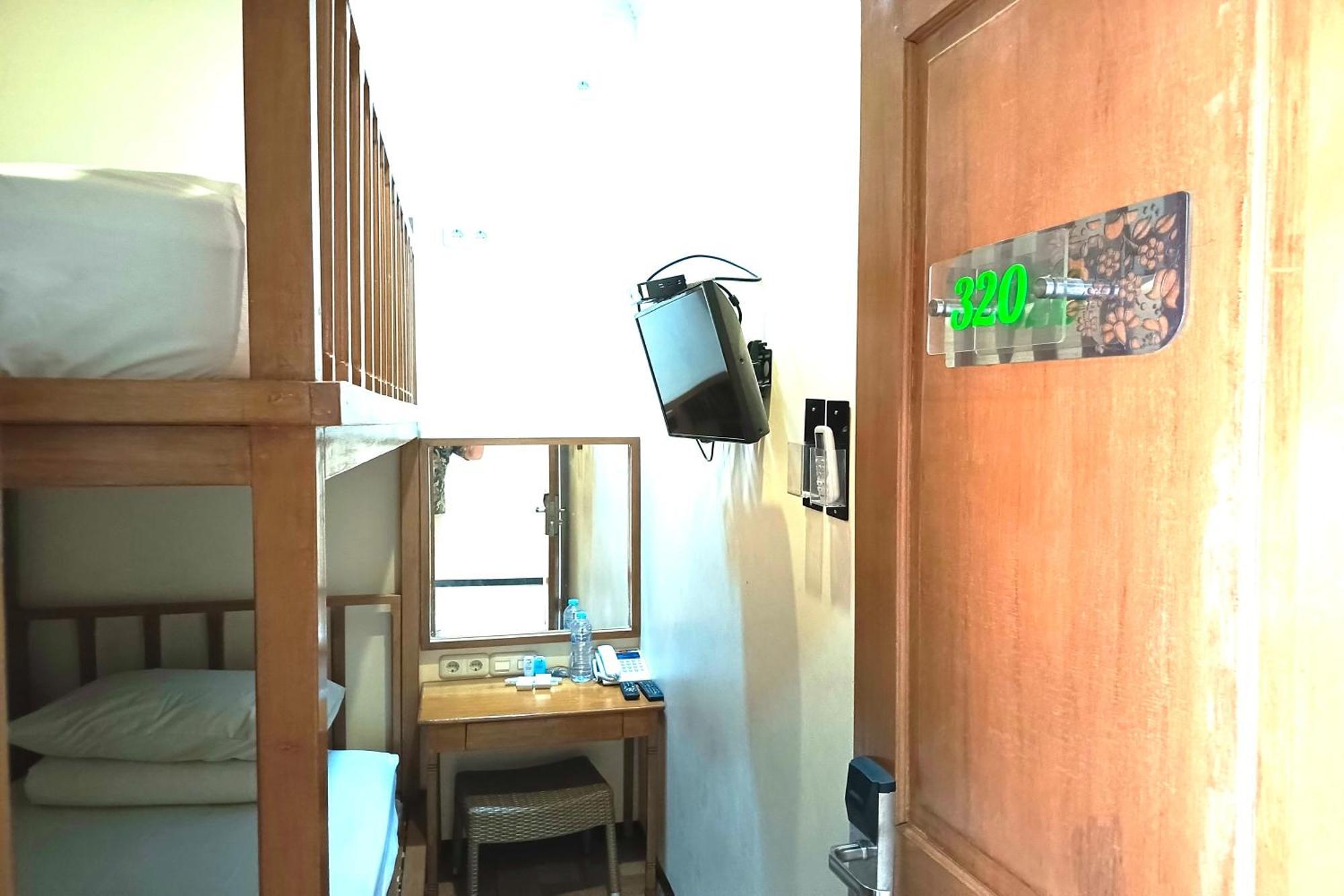 Java Capsule Hotel Malang Exterior foto
